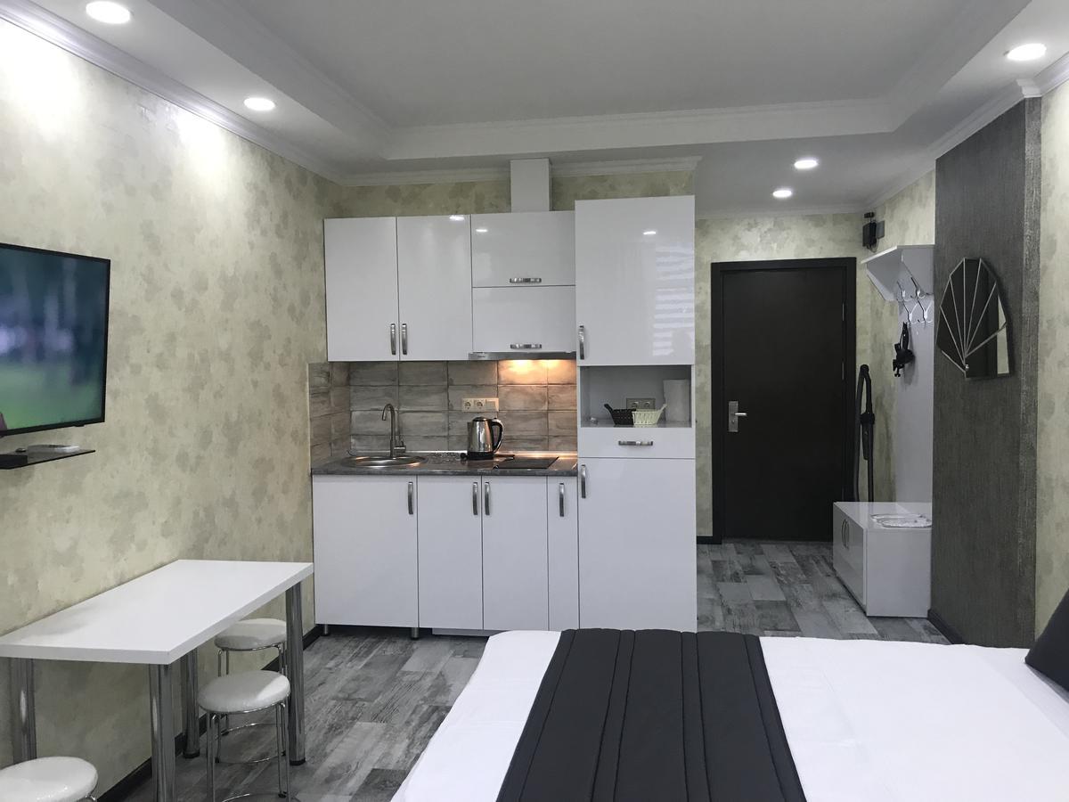 Aparthotel Selfie บาทูมิ ภายนอก รูปภาพ