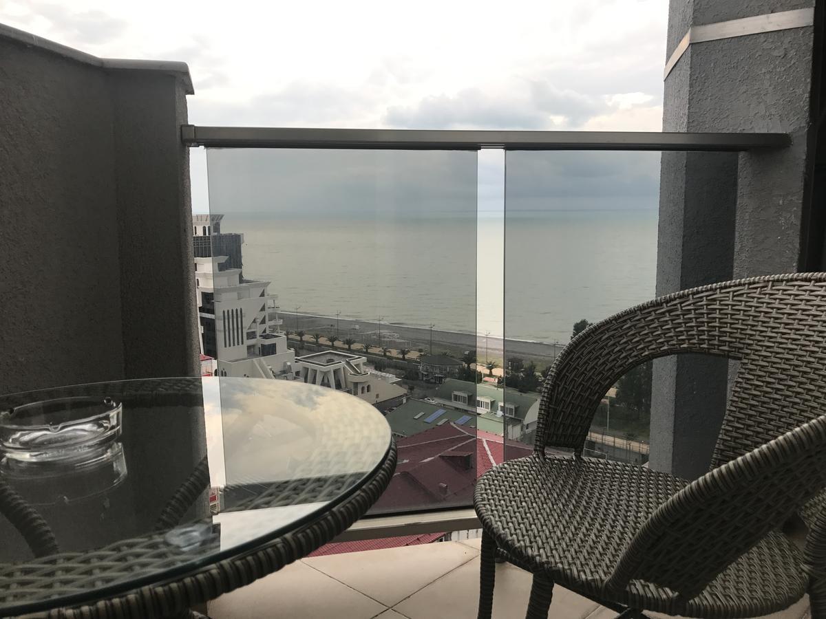 Aparthotel Selfie บาทูมิ ภายนอก รูปภาพ