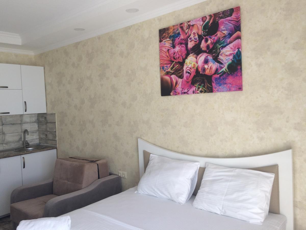 Aparthotel Selfie บาทูมิ ภายนอก รูปภาพ